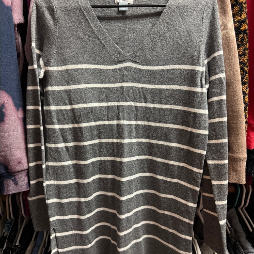 NWT - Old Navy Charcoal and Cream Striped V-Neck Sweater